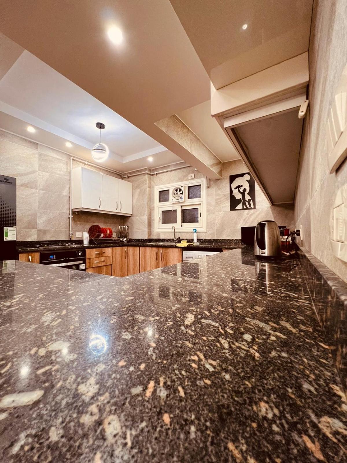 Apartment شقه فاخرة بإطلالة بانورامية مفروشة للإيجار في شارع لبنان المهندسين