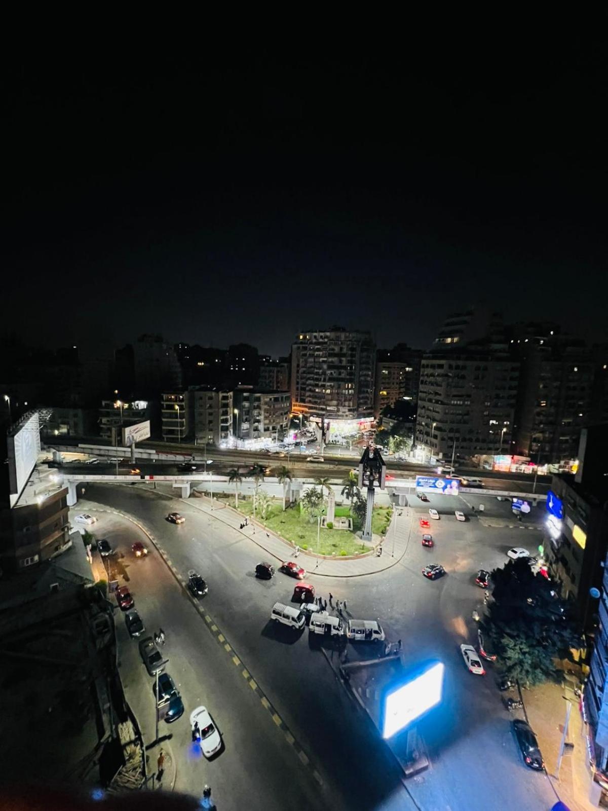شقه فاخرة بإطلالة بانورامية مفروشة للإيجار في شارع لبنان المهندسين * Cairo