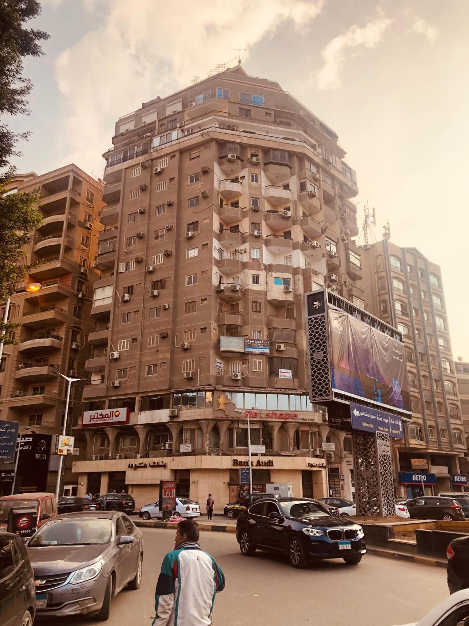 شقه فاخرة بإطلالة بانورامية مفروشة للإيجار في شارع لبنان المهندسين Apartment