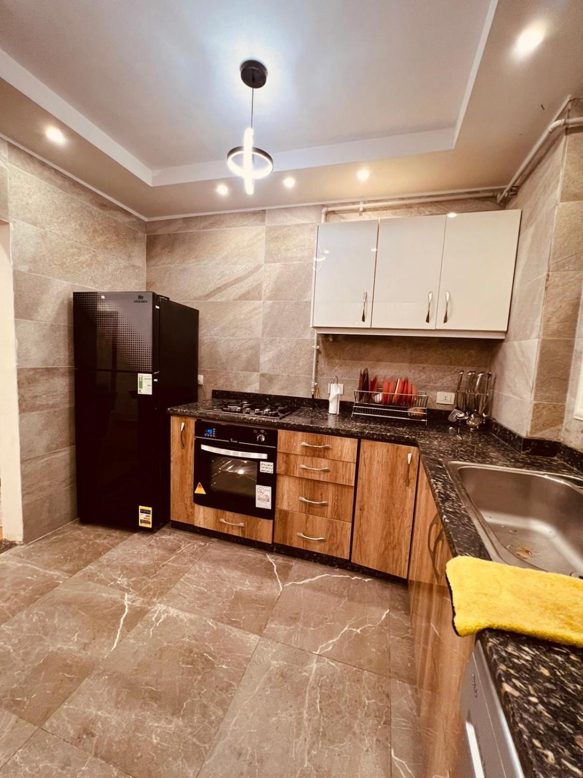 Appartement شقه فاخرة بإطلالة بانورامية مفروشة للإيجار في شارع لبنان المهندسين *